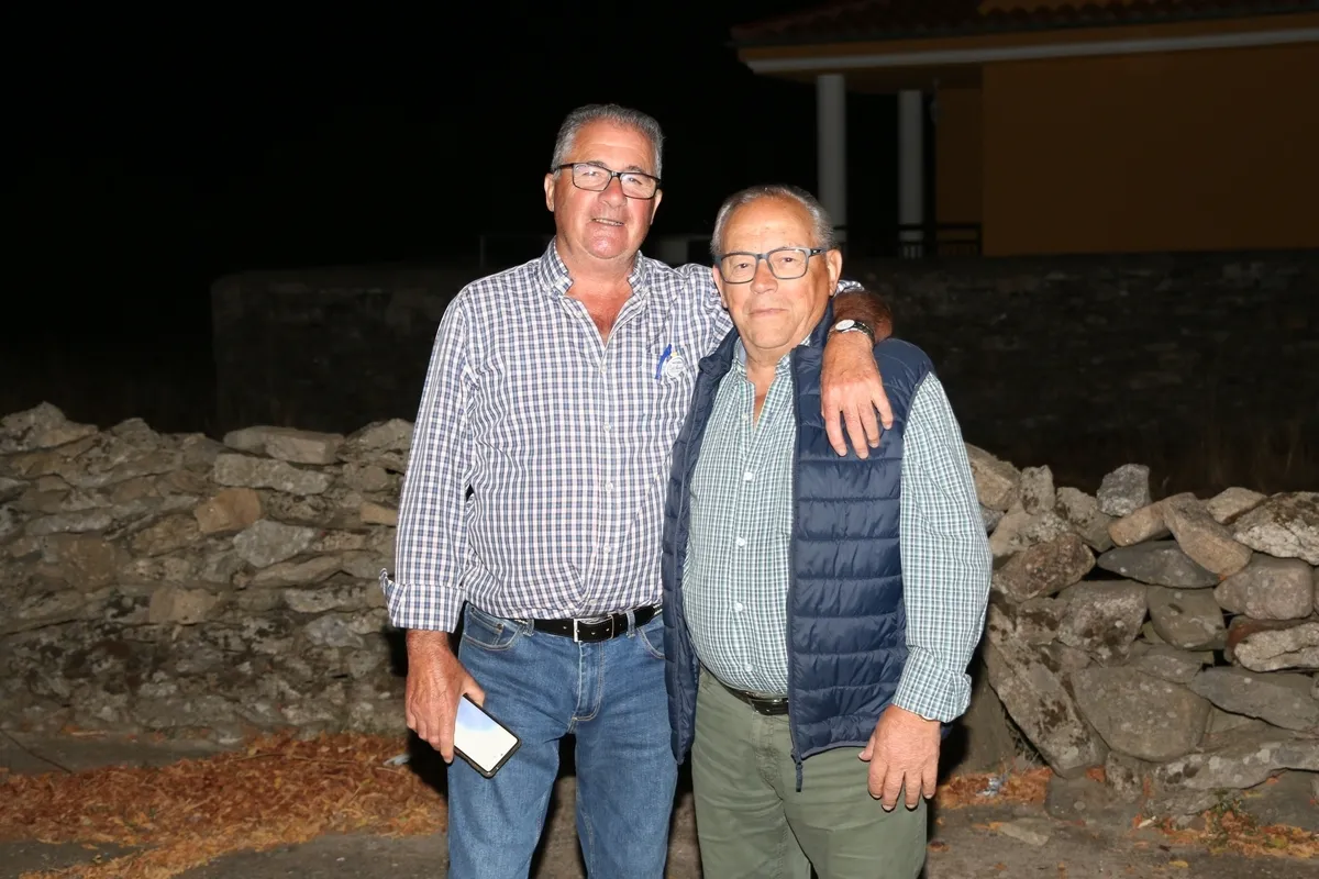 Animado desfile de carrozas y peñas en las Madrinas de Valderrodrigo / CORRAL