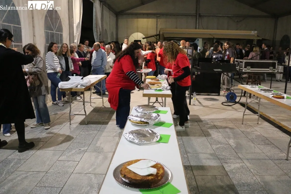 Animado concurso de tortillas para comenzar las fiestas de Santa Teresa / CORRAL
