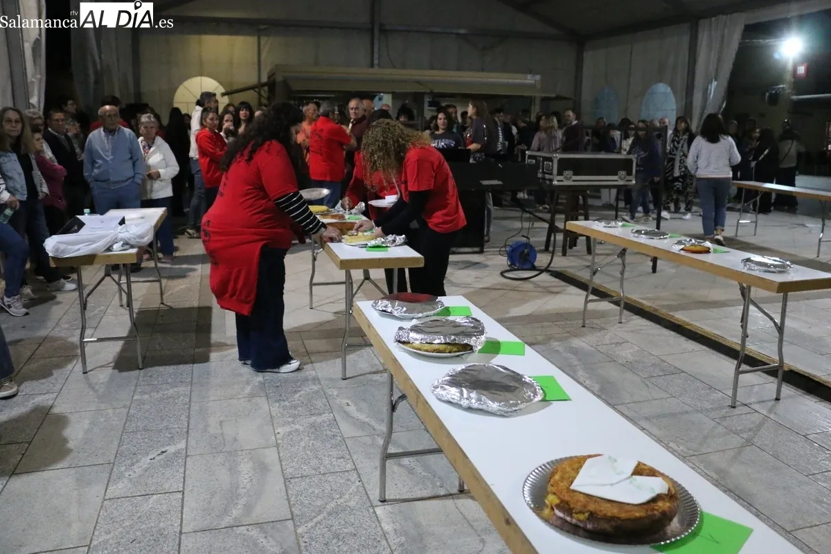 Animado concurso de tortillas para comenzar las fiestas de Santa Teresa / CORRAL