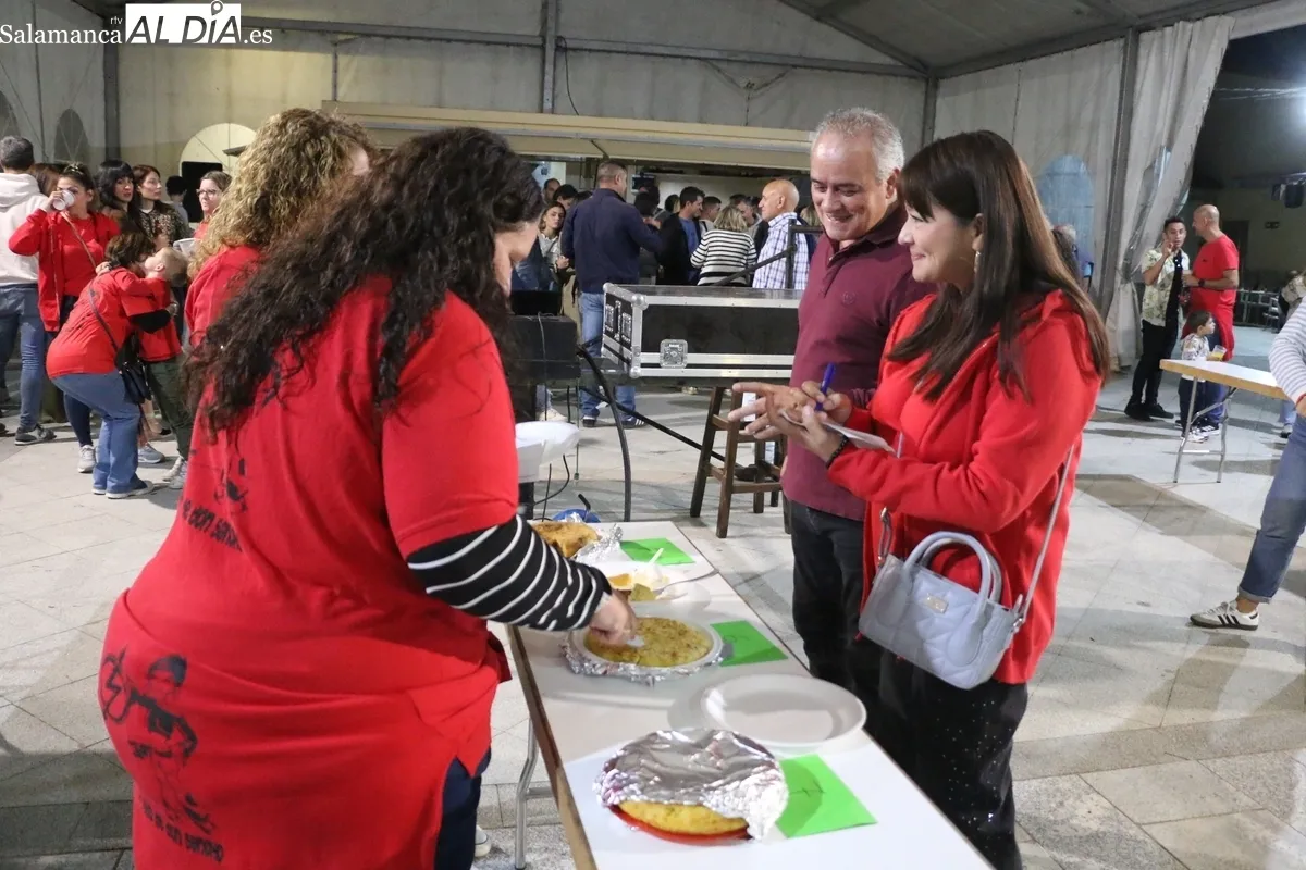 Animado concurso de tortillas para comenzar las fiestas de Santa Teresa / CORRAL
