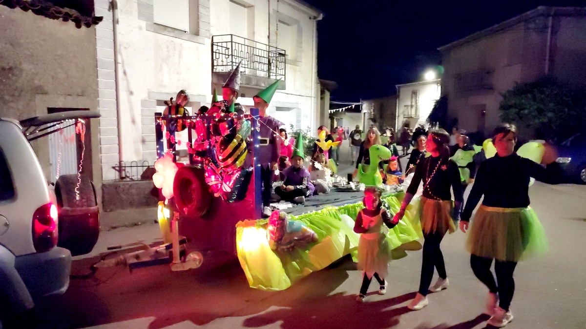 Fiestas de Valderrodrigo 2025: el desfile de carrozas
