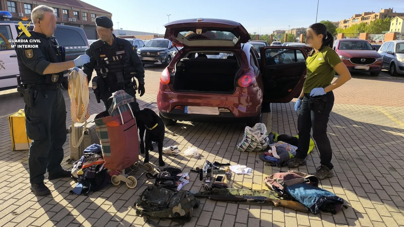 Foto 5 - FOTOS | Una persecuci&oacute;n por la A-66 y A-62 acaba con dos detenidos en Salamanca por robo de un coche y un arma