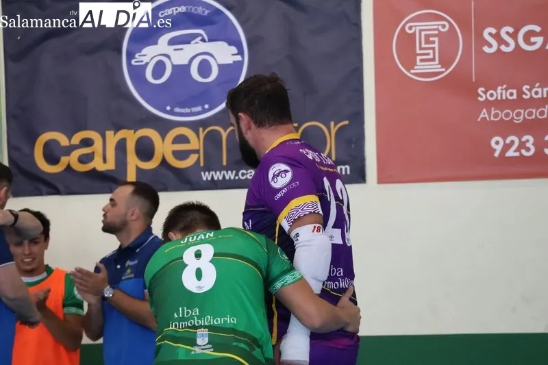 Foto 2 - Emotivo homenaje a Carlos Tejedor por sus 500 partidos con el Piensos Dur&aacute;n Albense