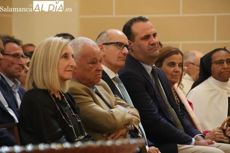 Foto 2 - La Orden del Carmelo Descalzo recibe la Medalla de Honor de Alba de Tormes