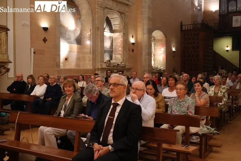 Foto 6 - Alba de Tormes recupera el esplendor de las esculturas de Santa Teresa y San Juan de la Cruz de la Orden de Carmelitas Descalzos