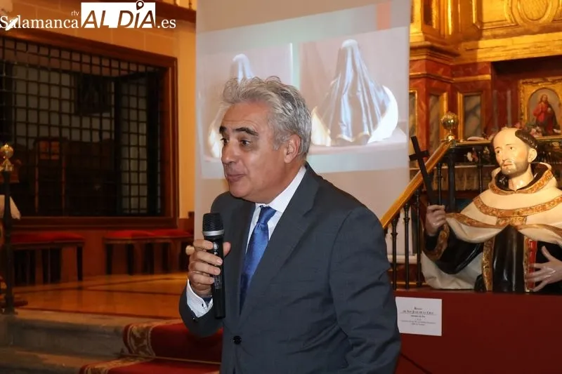 Foto 3 - Alba de Tormes recupera el esplendor de las esculturas de Santa Teresa y San Juan de la Cruz de la Orden de Carmelitas Descalzos