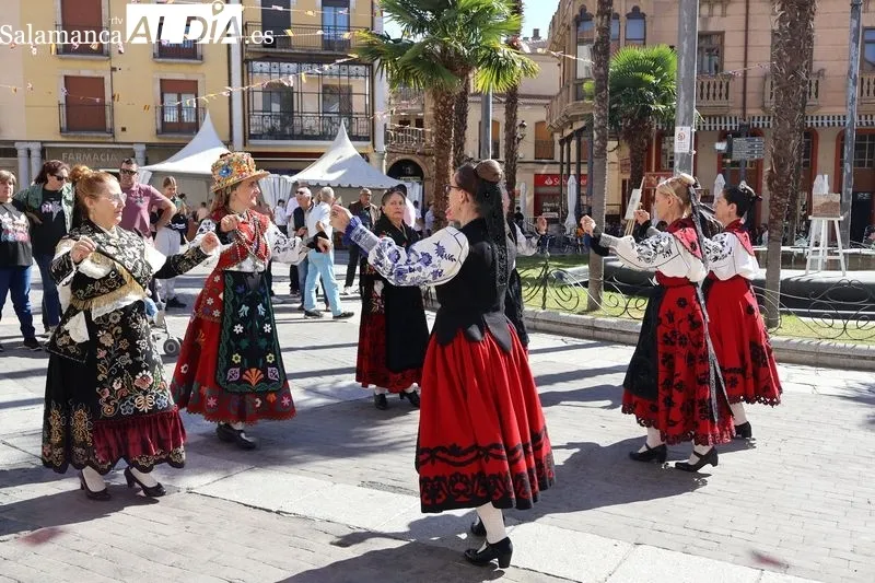 Foto 5 - La Feria del Barro de Alba de Tormes abre su quinta edici&oacute;n con artesanos de toda Espa&ntilde;a