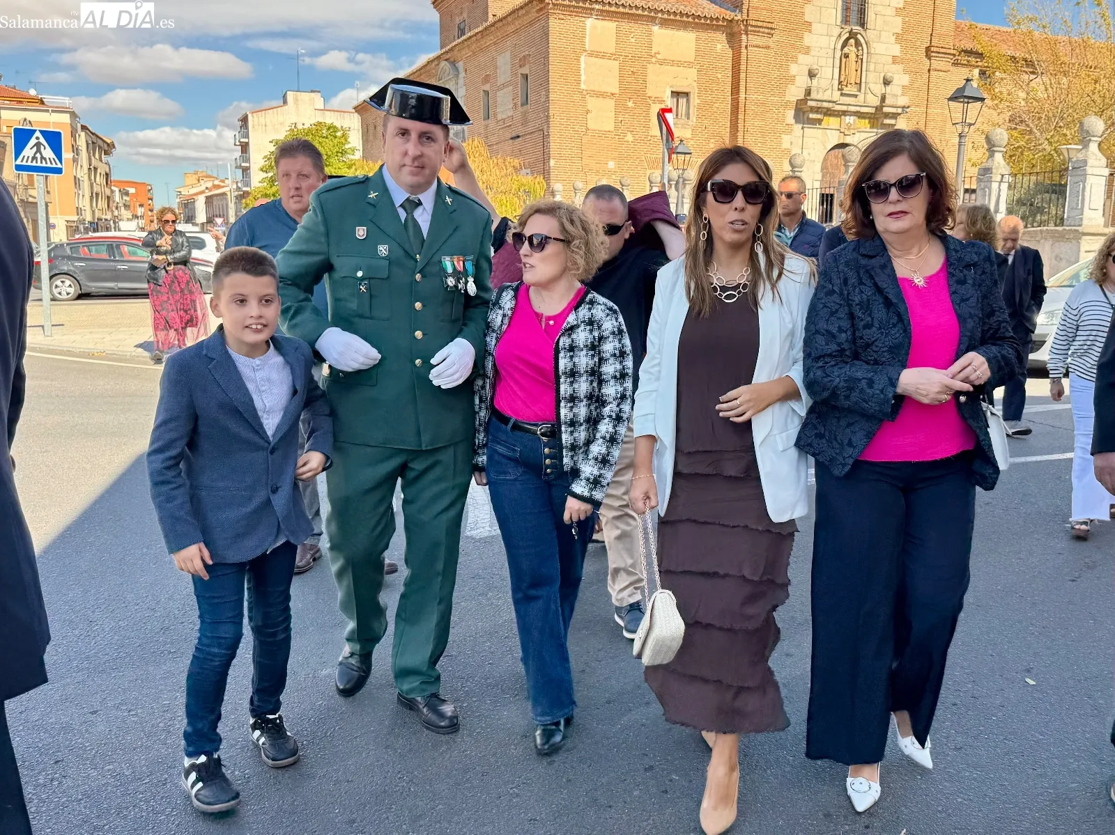 Foto 9 - Pe&ntilde;aranda acompa&ntilde;a a la Guardia Civil en su d&iacute;a grande