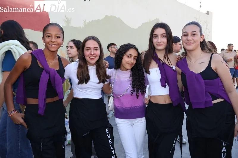 Foto 7 - El Chupinazo da inicio a las Fiestas de Santa Teresa con la m&uacute;sica de los DJ&rsquo;s locales