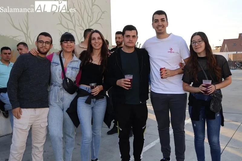 Foto 6 - El Chupinazo da inicio a las Fiestas de Santa Teresa con la m&uacute;sica de los DJ&rsquo;s locales