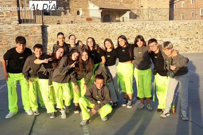 Foto 2 - El Chupinazo da inicio a las Fiestas de Santa Teresa con la m&uacute;sica de los DJ&rsquo;s locales