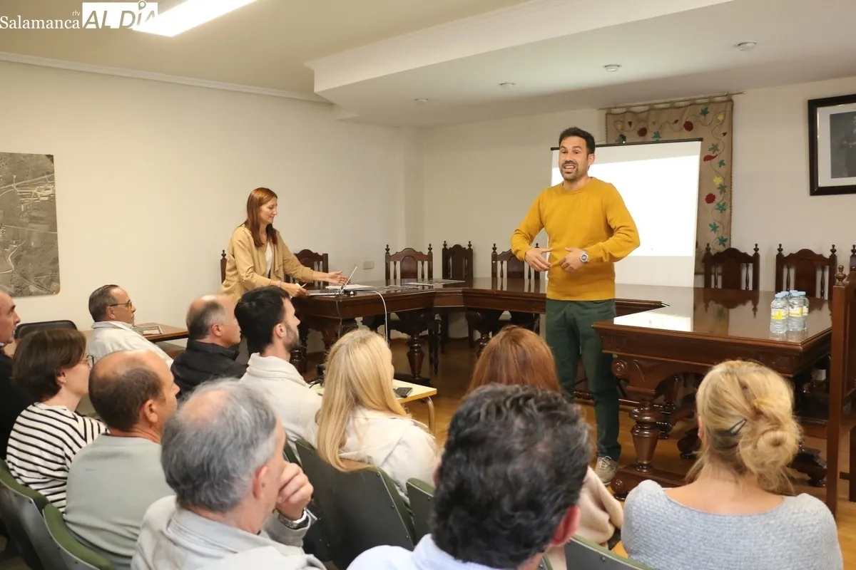 Presentación en Lumbrales del proyecto 'Territorio Joven', de la Asociación de Turismo Arribes del Duero / CORRAL