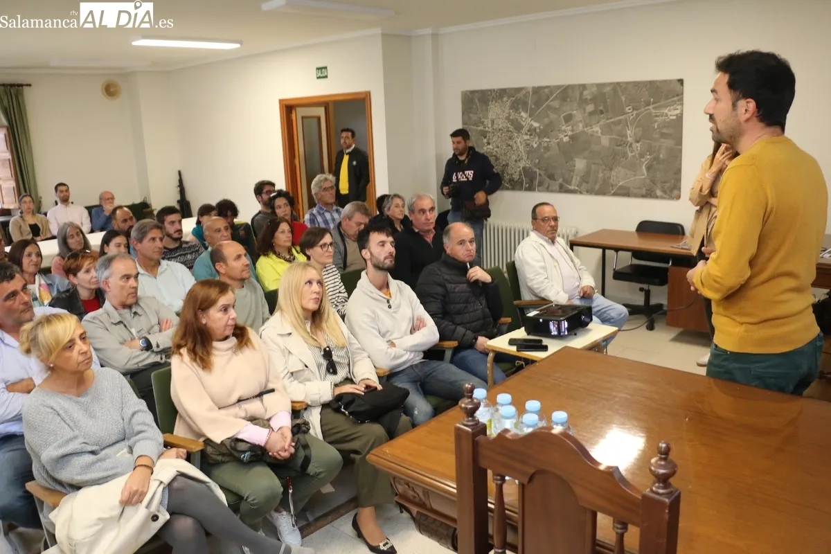 Presentación en Lumbrales del proyecto 'Territorio Joven', de la Asociación de Turismo Arribes del Duero / CORRAL