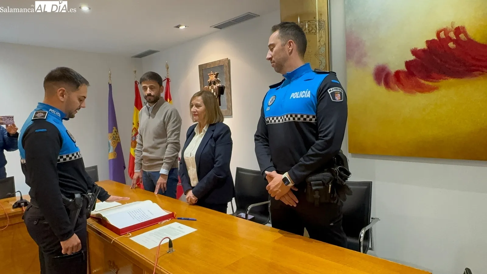Foto 3 - Mario y Rub&eacute;n juran como nuevos agentes de una plantilla renovada y 'puntera' en la Polic&iacute;a de Pe&ntilde;aranda 