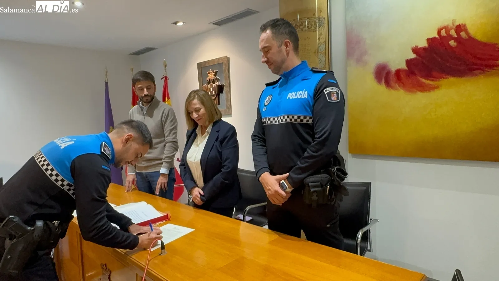 Foto 5 - Mario y Rub&eacute;n juran como nuevos agentes de una plantilla renovada y 'puntera' en la Polic&iacute;a de Pe&ntilde;aranda 