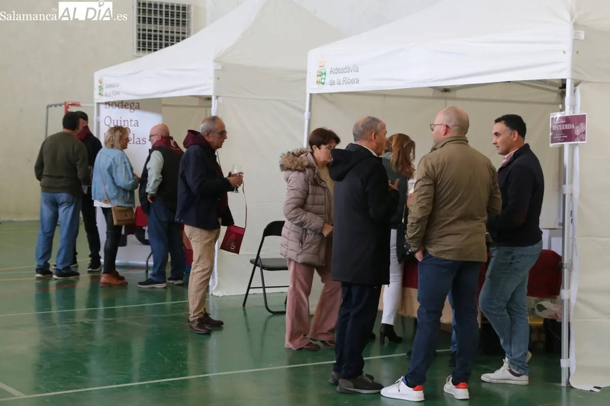 Este domingo uno de los momentos centrales era la cata de vinos de la D.O. Arribes guiada por Javier Ramos / CORRAL