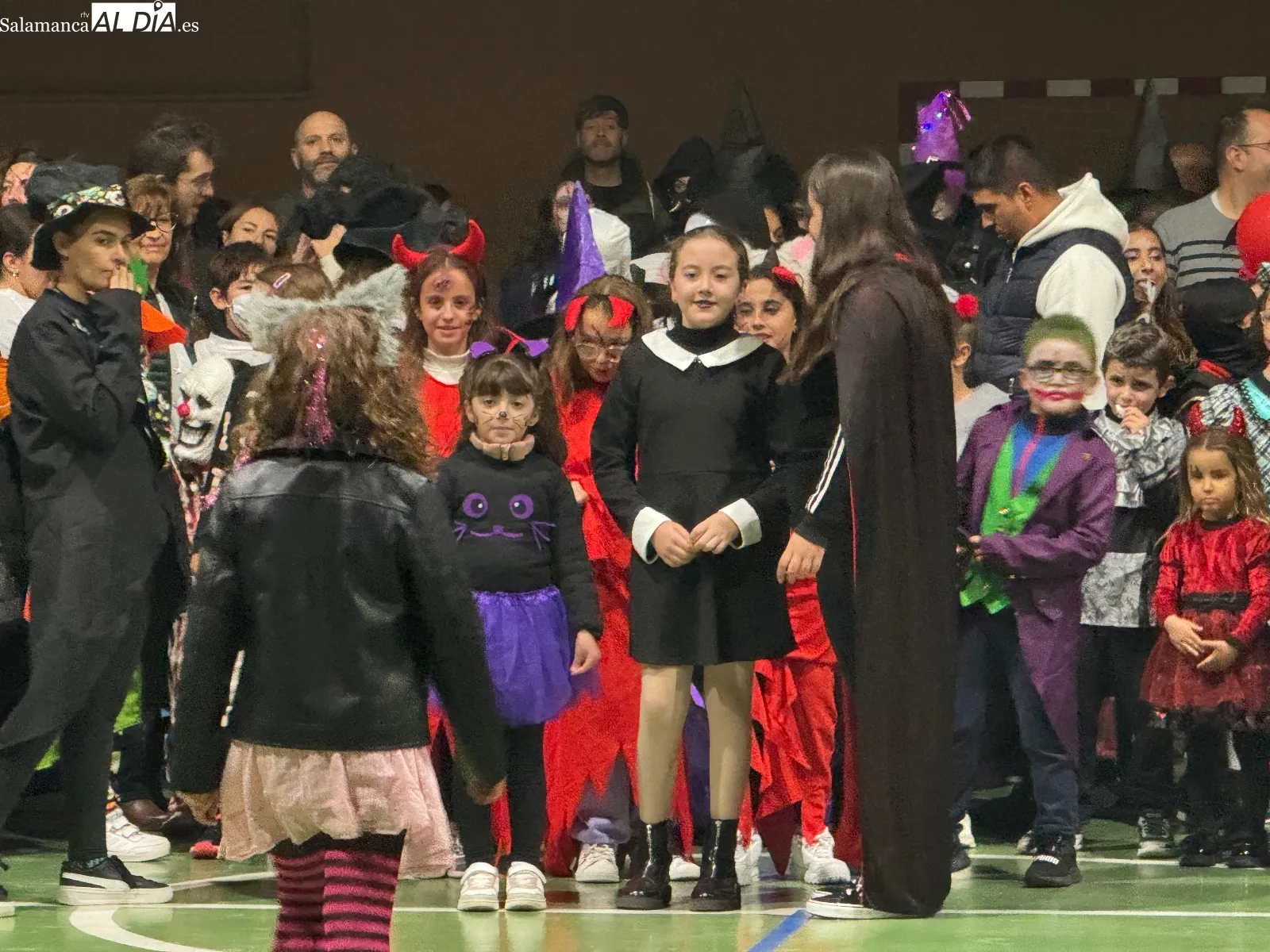 Foto 7 - Halloween convierte el pabell&oacute;n del Severiano Montero en una fiesta terror&iacute;ficamente divertida
