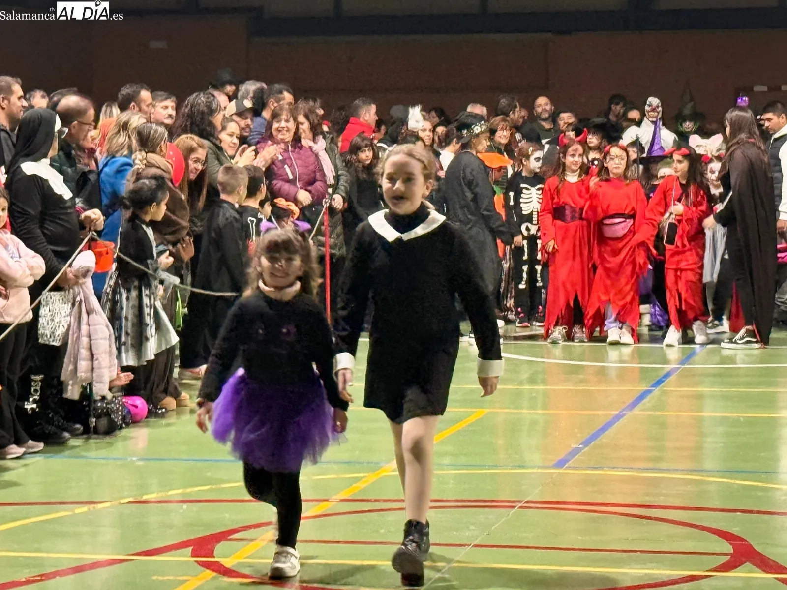 Foto 6 - Halloween convierte el pabell&oacute;n del Severiano Montero en una fiesta terror&iacute;ficamente divertida