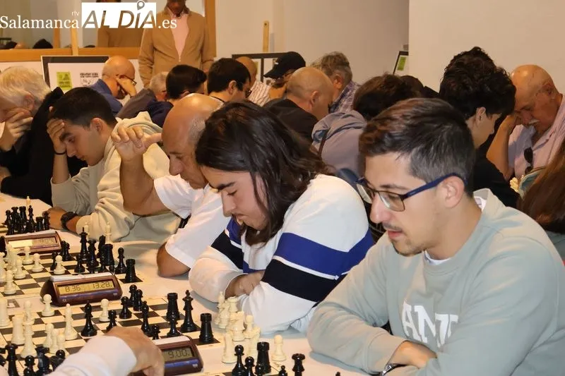 Foto 8 - El X Torneo de Ajedrez de Alba de Tormes re&uacute;ne a m&aacute;s de 70 participantes entre las categor&iacute;as infantil y absoluta