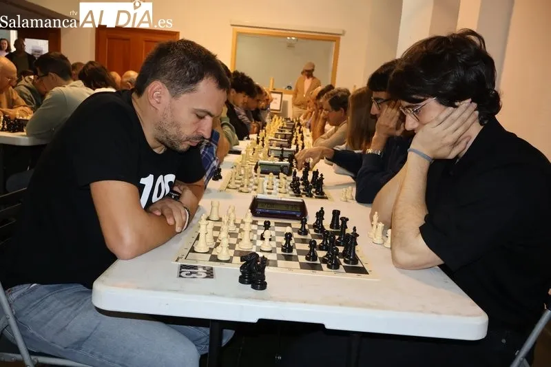 Foto 6 - El X Torneo de Ajedrez de Alba de Tormes re&uacute;ne a m&aacute;s de 70 participantes entre las categor&iacute;as infantil y absoluta