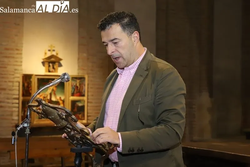 Foto 3 - La tradici&oacute;n teresiana une a generaciones en Alba de Tormes con la lectura de su epistolario