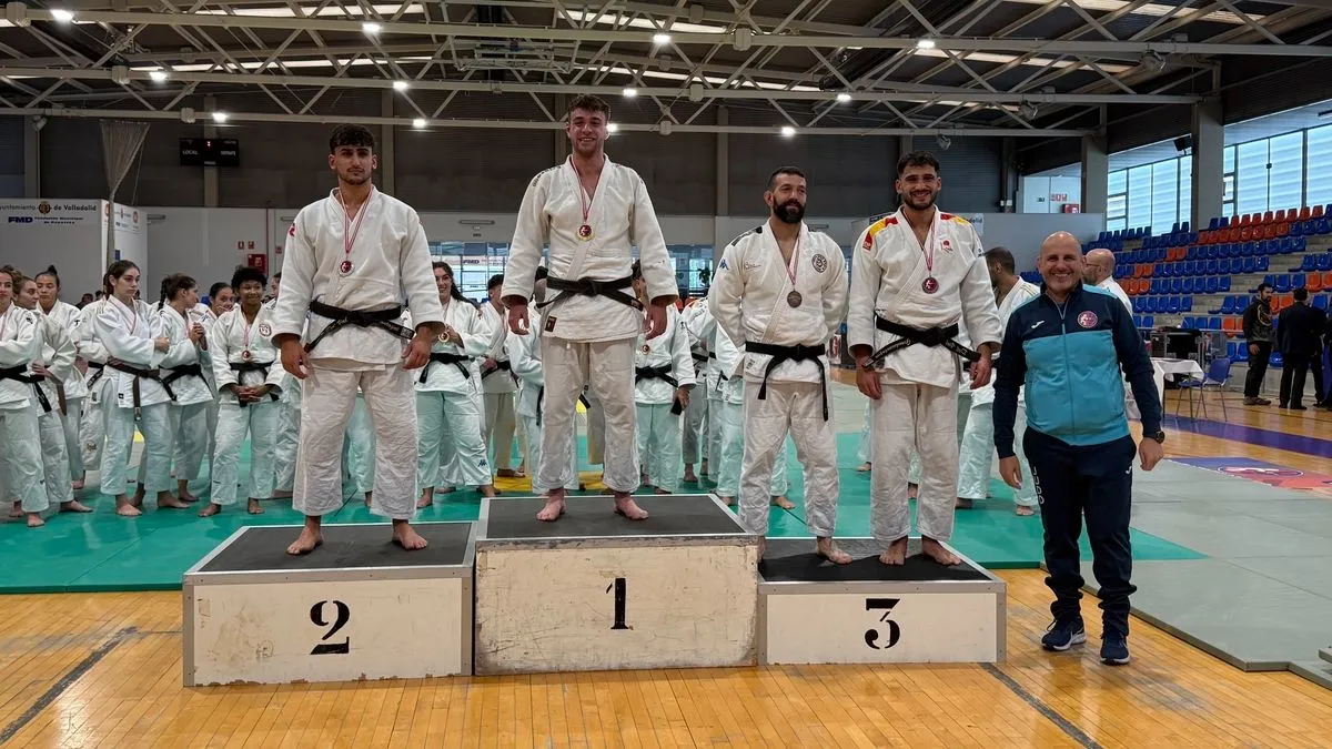 Foto 3 - FOTOS | El Club Doryoku brilla en el Auton&oacute;mico Senior con 12 medallas