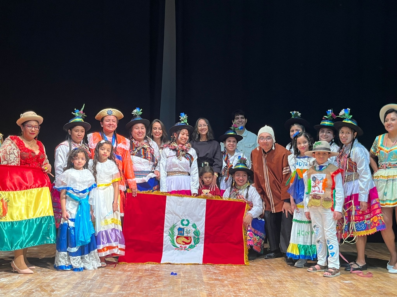 Raíces que Bailan celebra la hispanidad en Salamanca con danzas