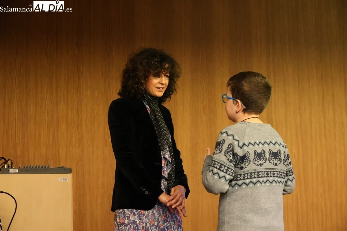 La Nobel de Química Emmanuelle Charpentier atendía a los medios en el Campus Unamuno de la USAL. Foto de David Sañudo
