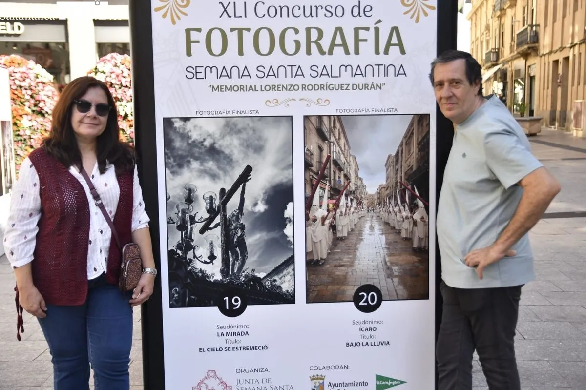 Expuestas en el centro de Salamanca las 40 fotografías candidatas al cartel de la Semana Santa 2026. Foto de SALAMANCArtv AL DÍA