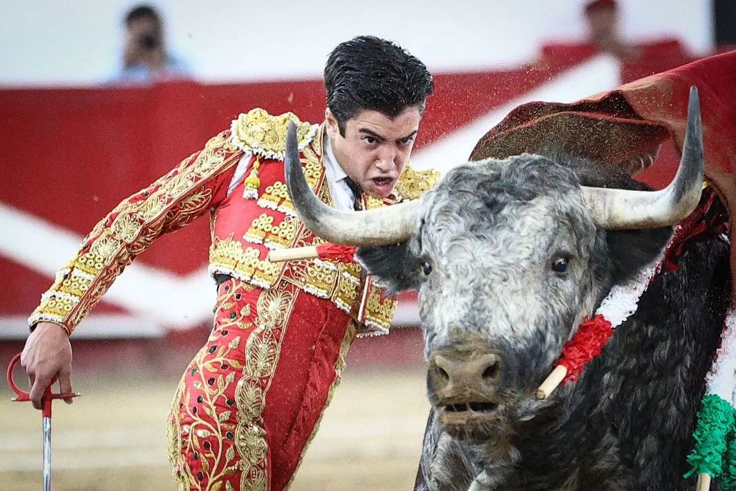 Marco Pérez en Guadalajara en su debut como matador de toros en México