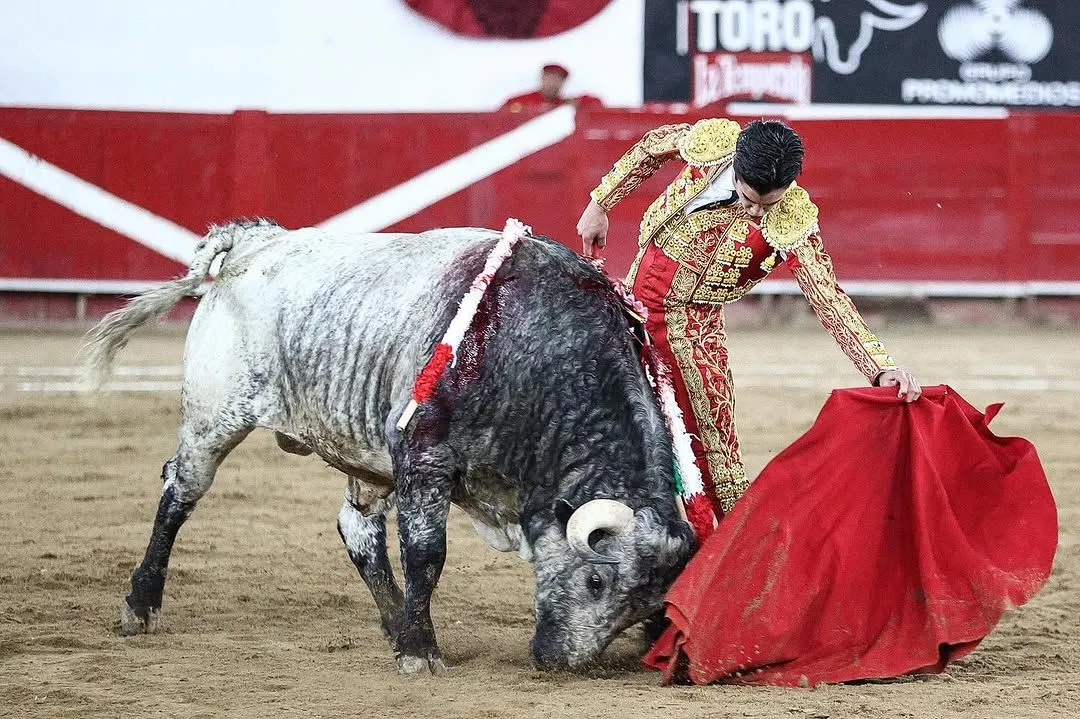 Marco Pérez en Guadalajara en su debut como matador de toros en México