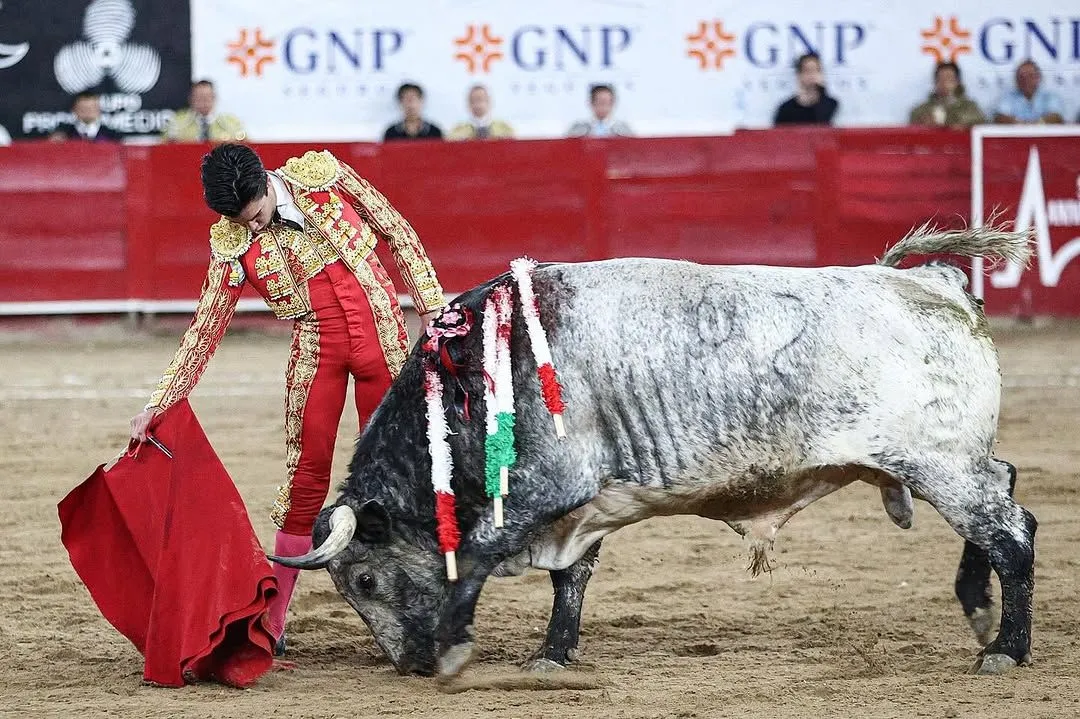 Marco Pérez en Guadalajara en su debut como matador de toros en México