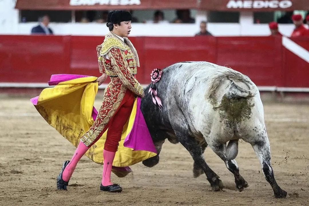 Marco Pérez en Guadalajara en su debut como matador de toros en México