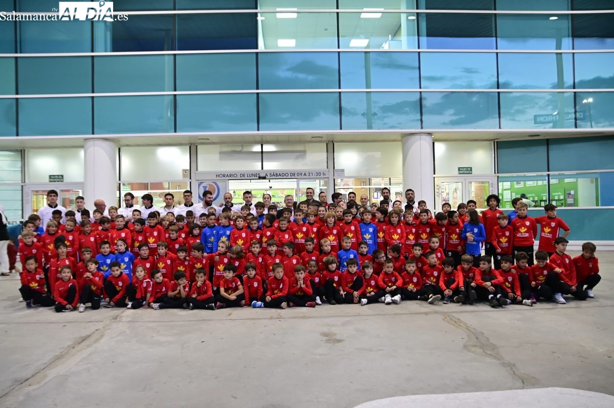 FOTOS | La UD Santa Marta presenta a sus equipos de Fútbol 7 en un acto multitudinario con alrededor de 150 jugadores