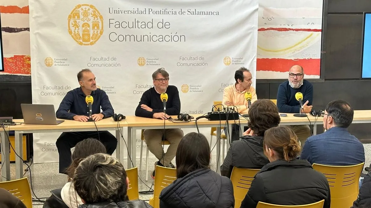 Foto 10 - La Facultad de Comunicaci&oacute;n de la UPSA acoge una exposici&oacute;n sobre 30 a&ntilde;os de infograf&iacute;a period&iacute;stica