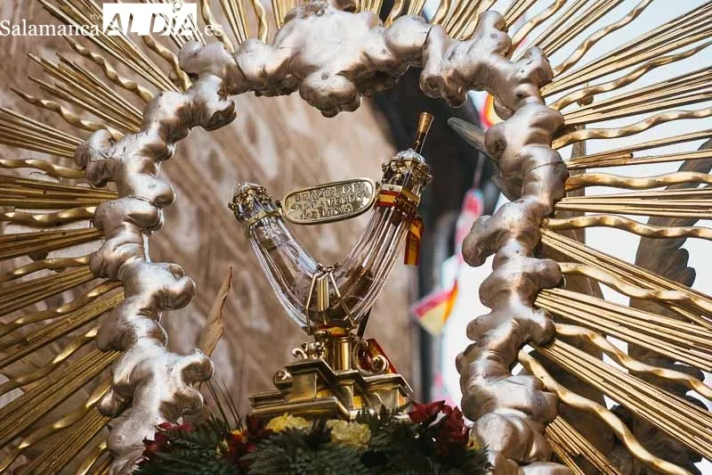Foto 17 - Procesi&oacute;n de Santa Teresa de Jes&uacute;s y el Santo Brazo en Alba de Tormes