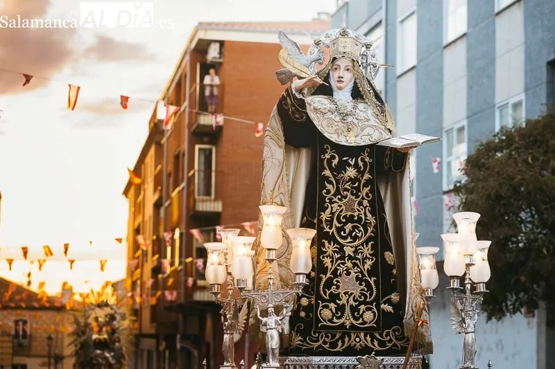 Foto 12 - Procesi&oacute;n de Santa Teresa de Jes&uacute;s y el Santo Brazo en Alba de Tormes