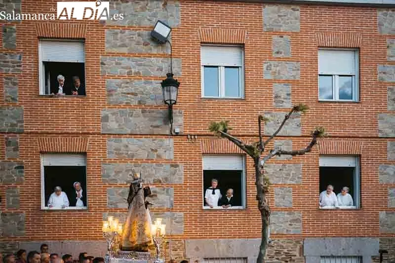 Foto 6 - Procesi&oacute;n de Santa Teresa de Jes&uacute;s y el Santo Brazo en Alba de Tormes