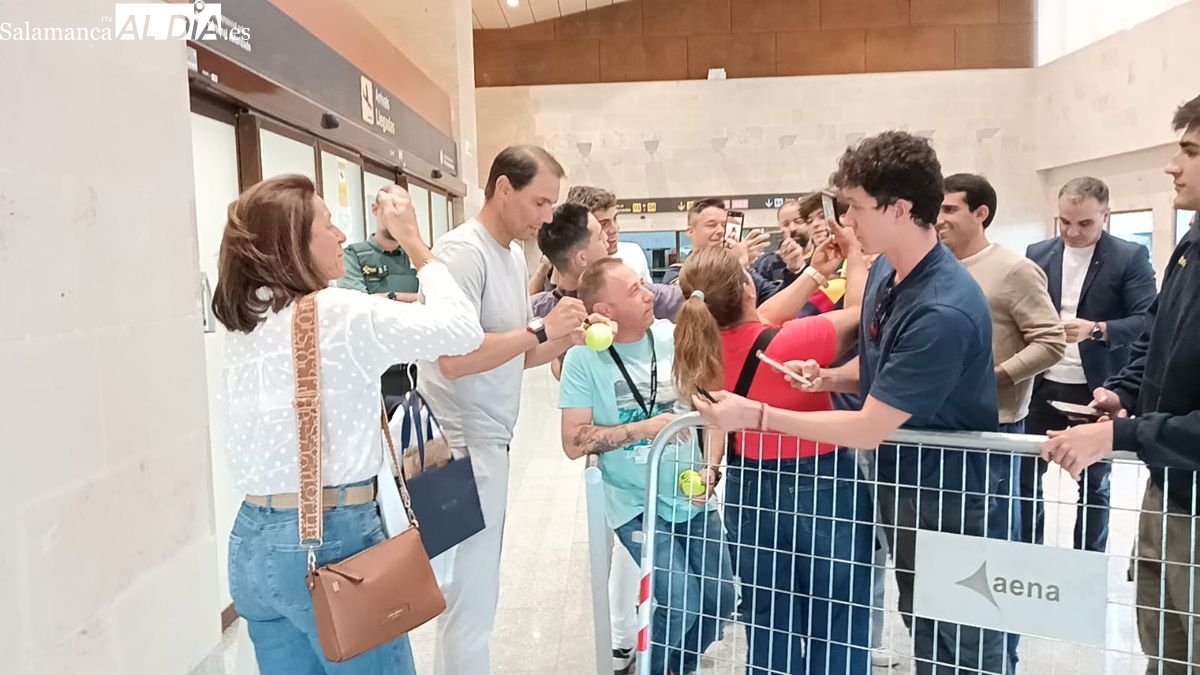 VÍDEO | Rafa Nadal ya está en Salamanca tras aterrizar en Matacán para recibir este viernes el doctor honoris causa de la USAL