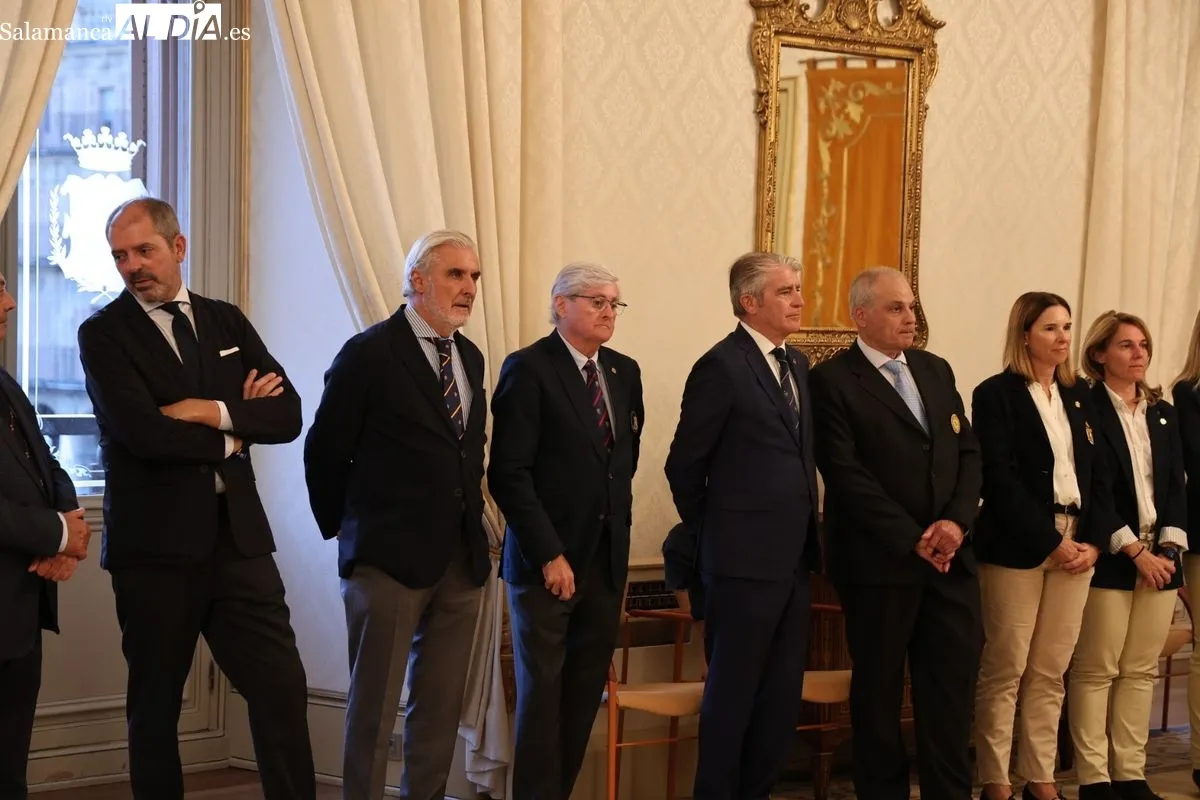 La concejala de Deportes, Almudena Parres, ha recibido a participantes del Campeonato de España de Federaciones Autonómicas sub16 de golf. Foto: David Sañudo