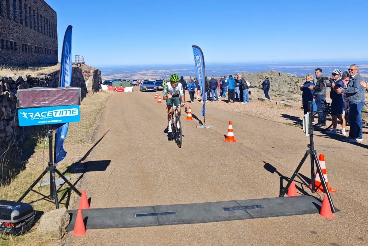 Foto 3 - Dominio absoluto de Iker P&eacute;rez Lucas para conquistar la m&iacute;tica Subida a la Pe&ntilde;a de Francia