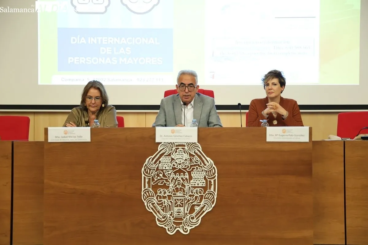 Charla en la UPSA para celebrar el Día de los Mayores. Foto de David Sañudo