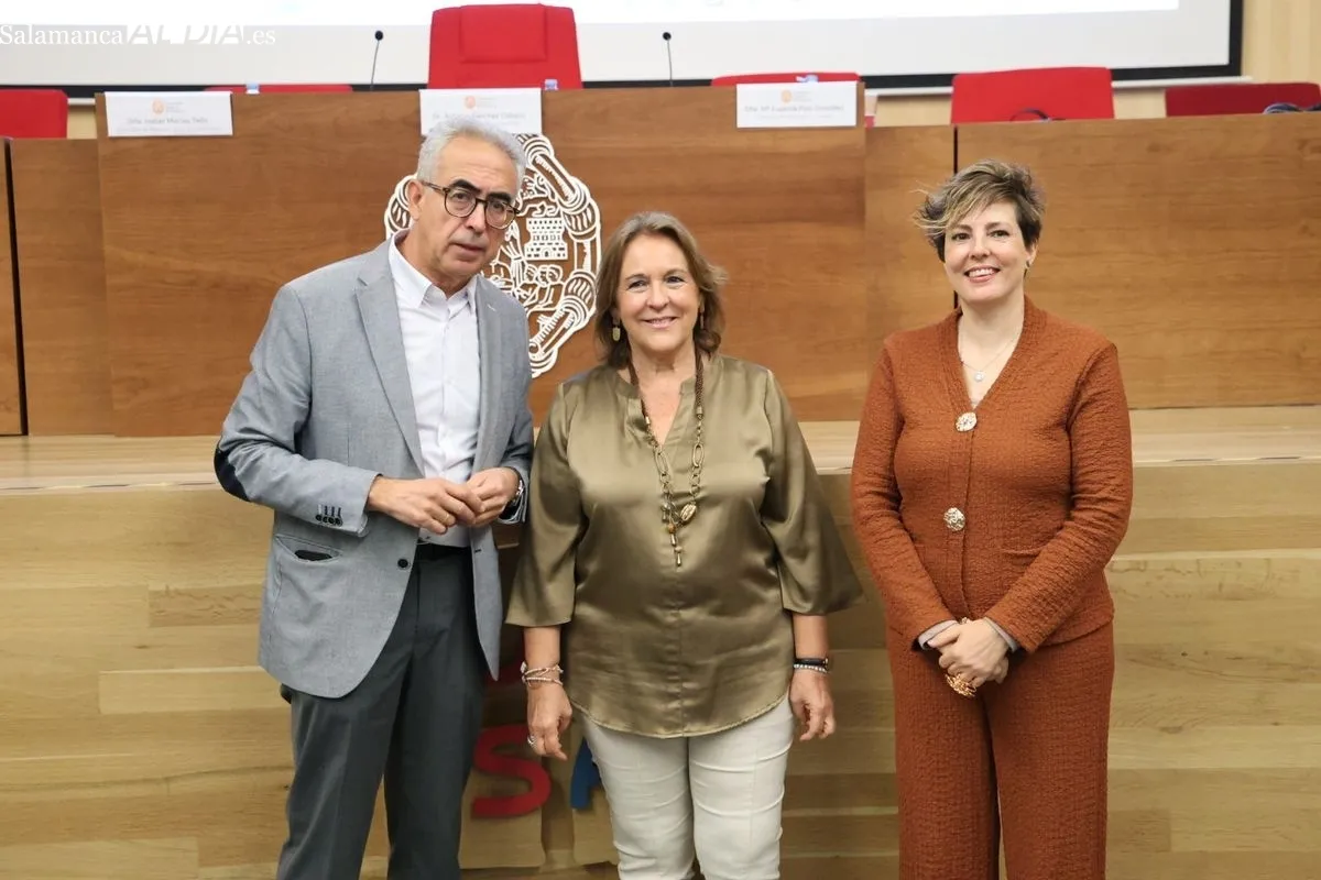 Charla en la UPSA para celebrar el Día de los Mayores. Foto de David Sañudo