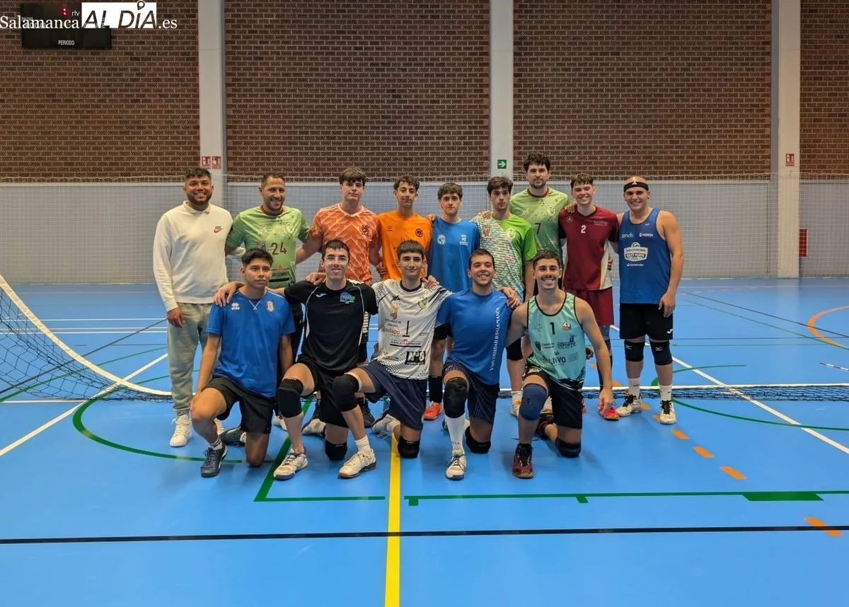 Jugadores del equipo sénior del Club Voleibol Salamanca