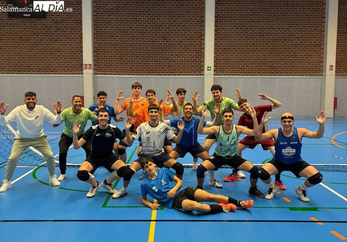 Jugadores del equipo sénior del Club Voleibol Salamanca