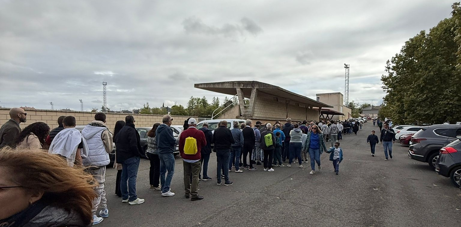 El Salamanca UDS recurrirá con fotos y vídeos si la RFEF le multa por la invasión de campo de 100 personas en Las Pistas que refleja el acta