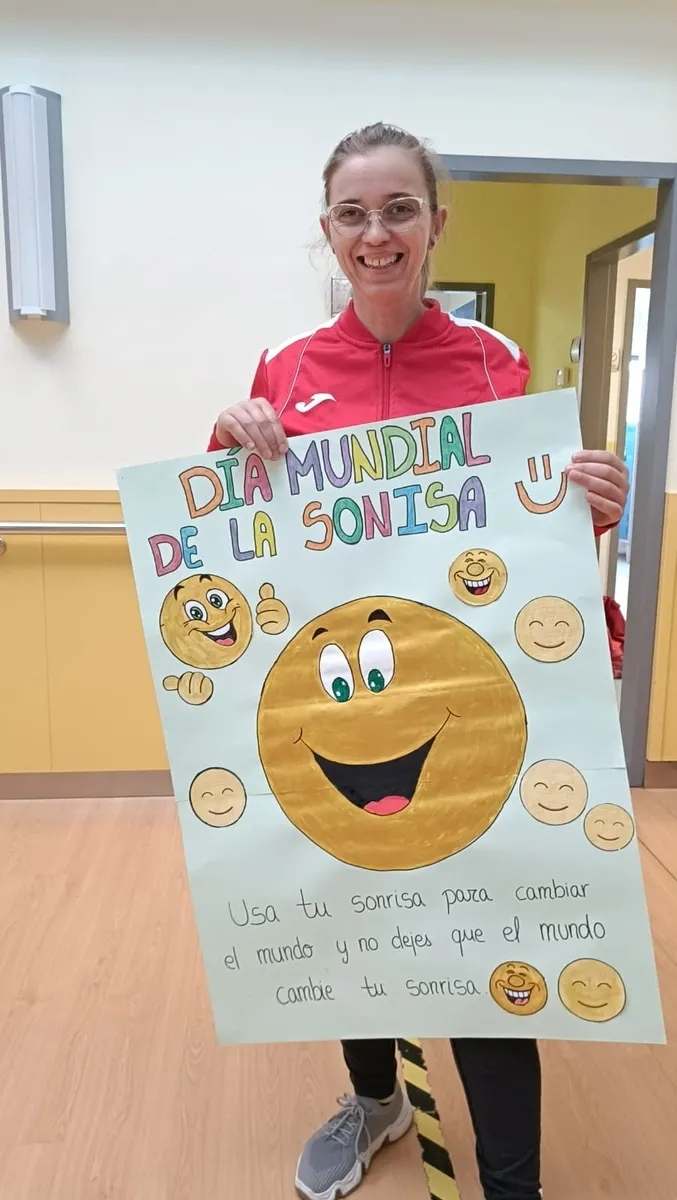 Foto 4 - Asprodes Vitigudino celebra el D&iacute;a Mundial de la Sonrisa con murales que capturan la felicidad