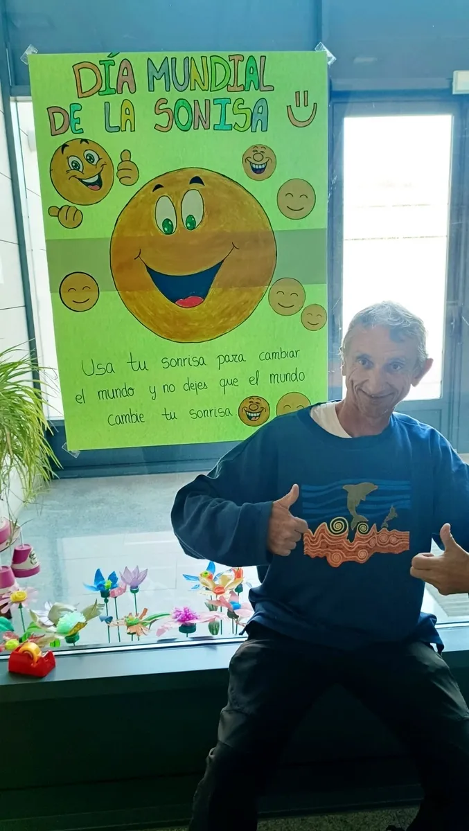 Foto 2 - Asprodes Vitigudino celebra el D&iacute;a Mundial de la Sonrisa con murales que capturan la felicidad