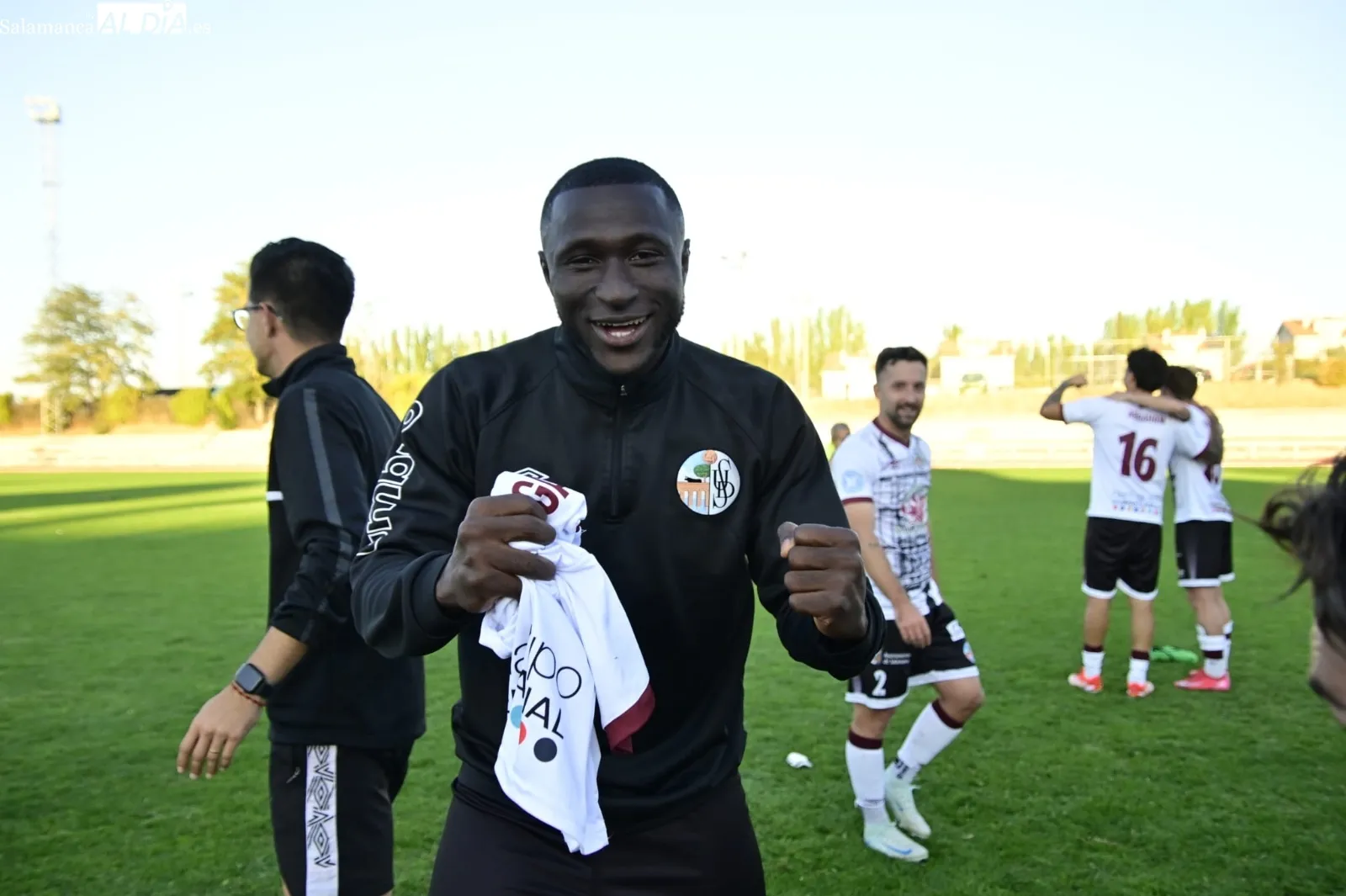 Foto 7 - FOTOS Y V&Iacute;DEO | La magia de Las Pistas hace 'olvidar' el Helm&aacute;ntico: remontada del Salamanca UDS ante la Sarriana de la mano de Carrasco y Servetti (2-1)