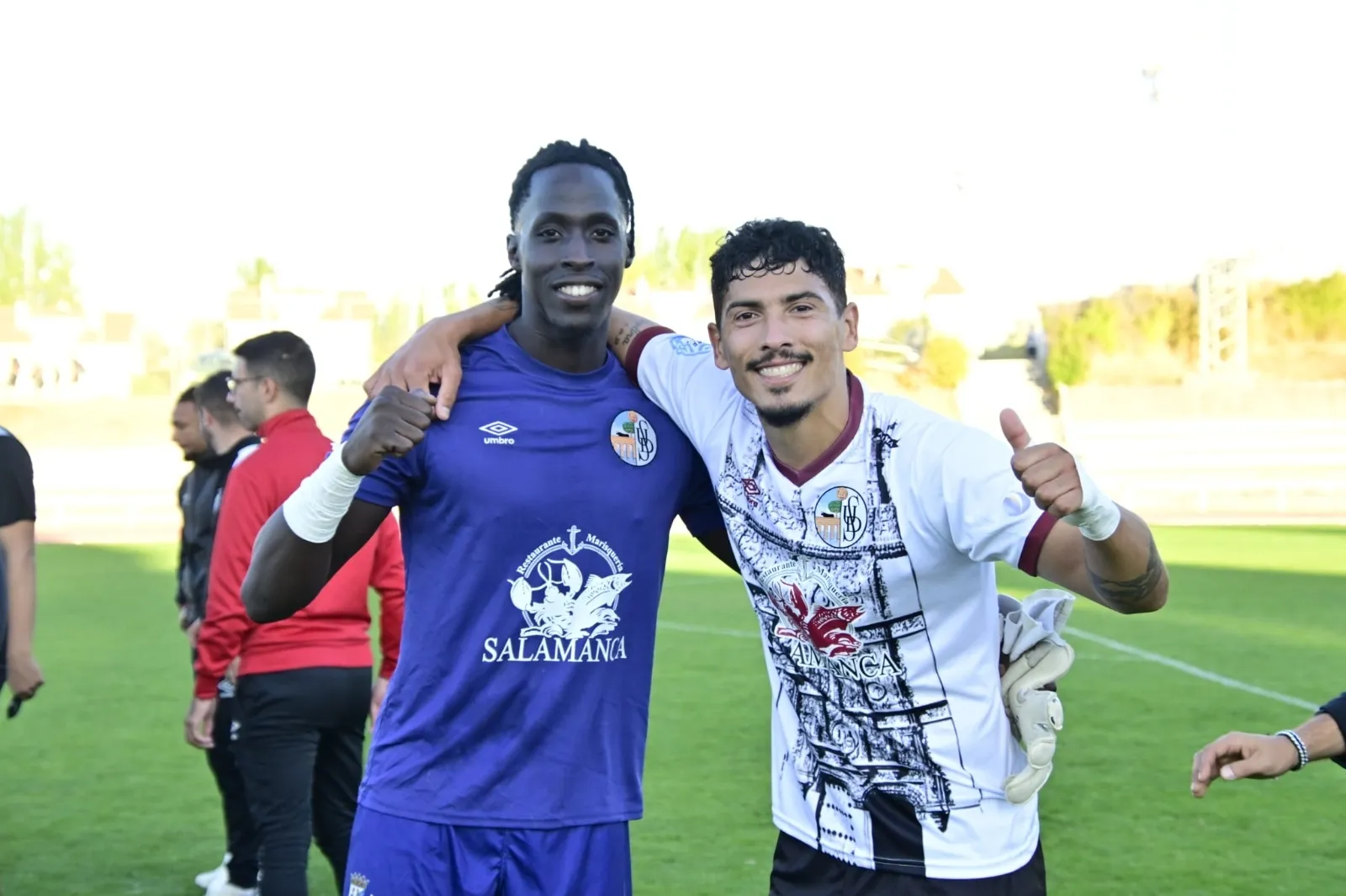 Foto 9 - FOTOS Y V&Iacute;DEO | La magia de Las Pistas hace 'olvidar' el Helm&aacute;ntico: remontada del Salamanca UDS ante la Sarriana de la mano de Carrasco y Servetti (2-1)